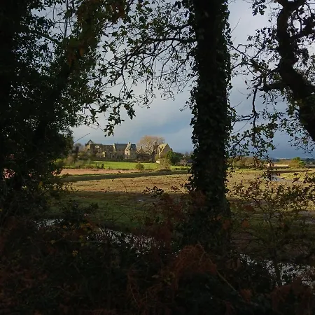 D'hote Proche Bed & Breakfast